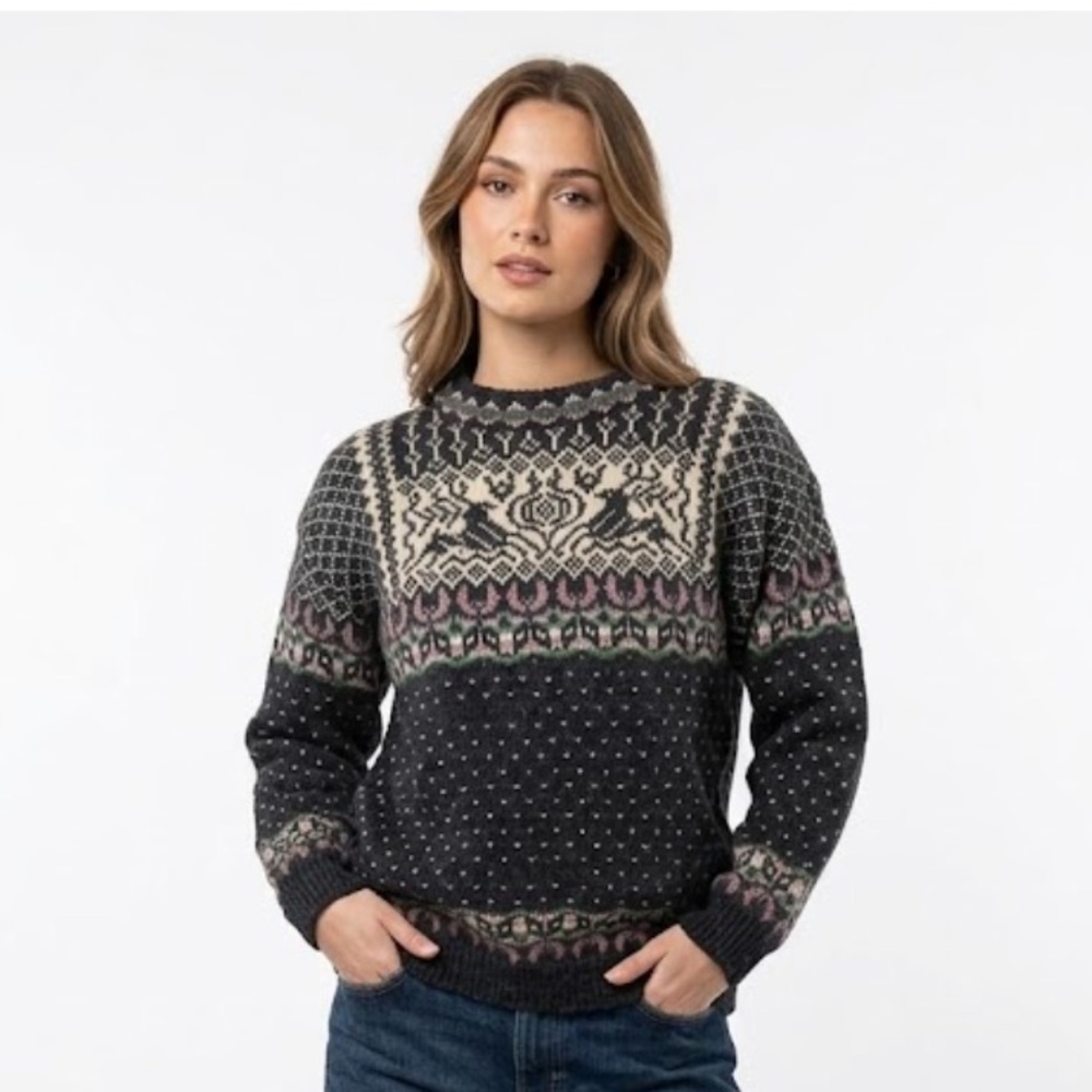 Dale of Norway Women’s Norwegian Fair Isle Print Thick Wool Sweater Medium